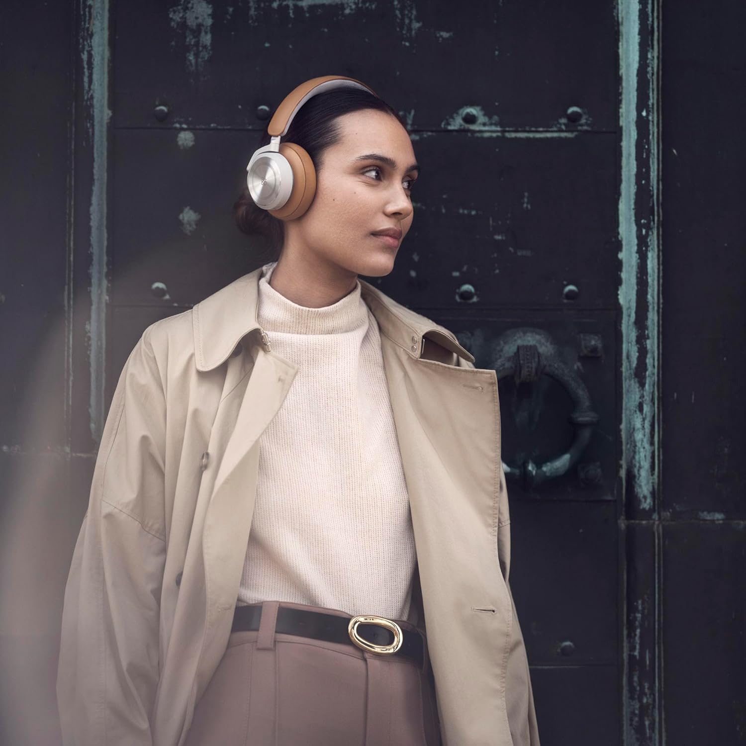 Bang & Olufsen Beoplay HX - Premium Wireless Bluetooth Over-Ear Active Noise Cancelling Headphones, 6 Microphones, Playtime Up to 40 Hours, Headset with Carrying Case - Timber image 4