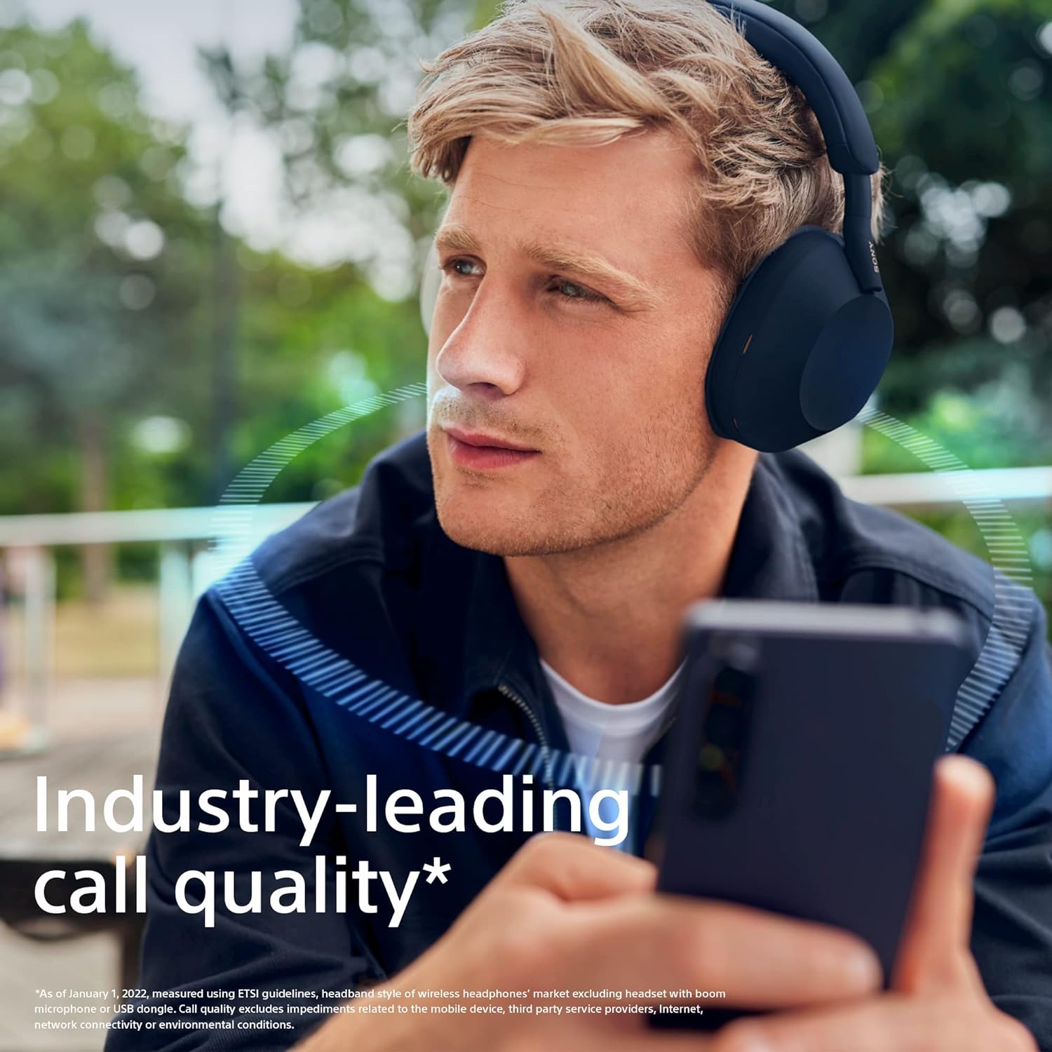 Sony WH-1000XM5 Noise Cancelling Wireless Headphones - 30 hours battery life - Around-ear style - Optimised for Alexa and the Google Assistant - with built-in mic for phone calls - Midnight Blue image 4